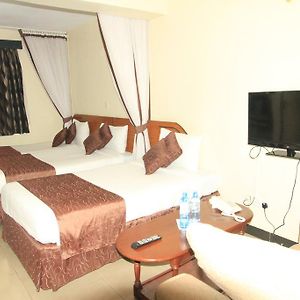 Emboita Hotel